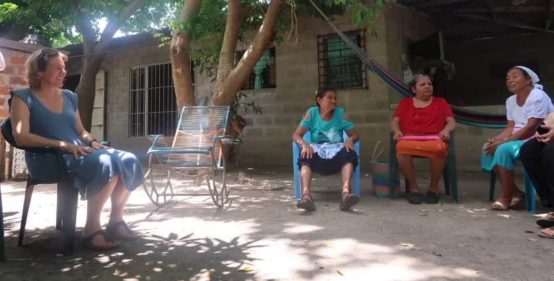 Antonique Koning in El Salvador meeting with members of the Fadmype solidarity group, July 2019