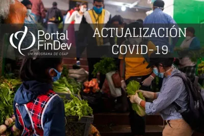 Hombres y mujeres en un mercado en Ecuador, texto, logo del Portal FinDev.