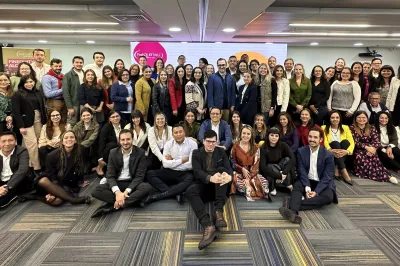 Una foto grupal de colegas participantes del Evento Anual FinEquityALC2024